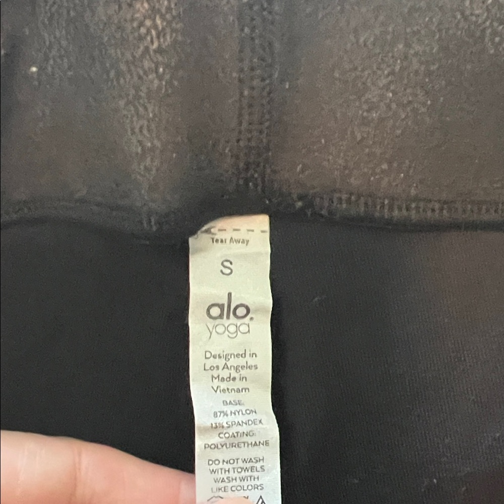 ALO Yoga Black Leggings Small Faux Leather Texture Look - Picture 5 of 5